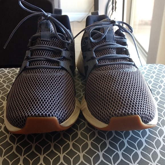 Reebok Fusium Run 2.0 NWOT in box - Picture 3 of 7